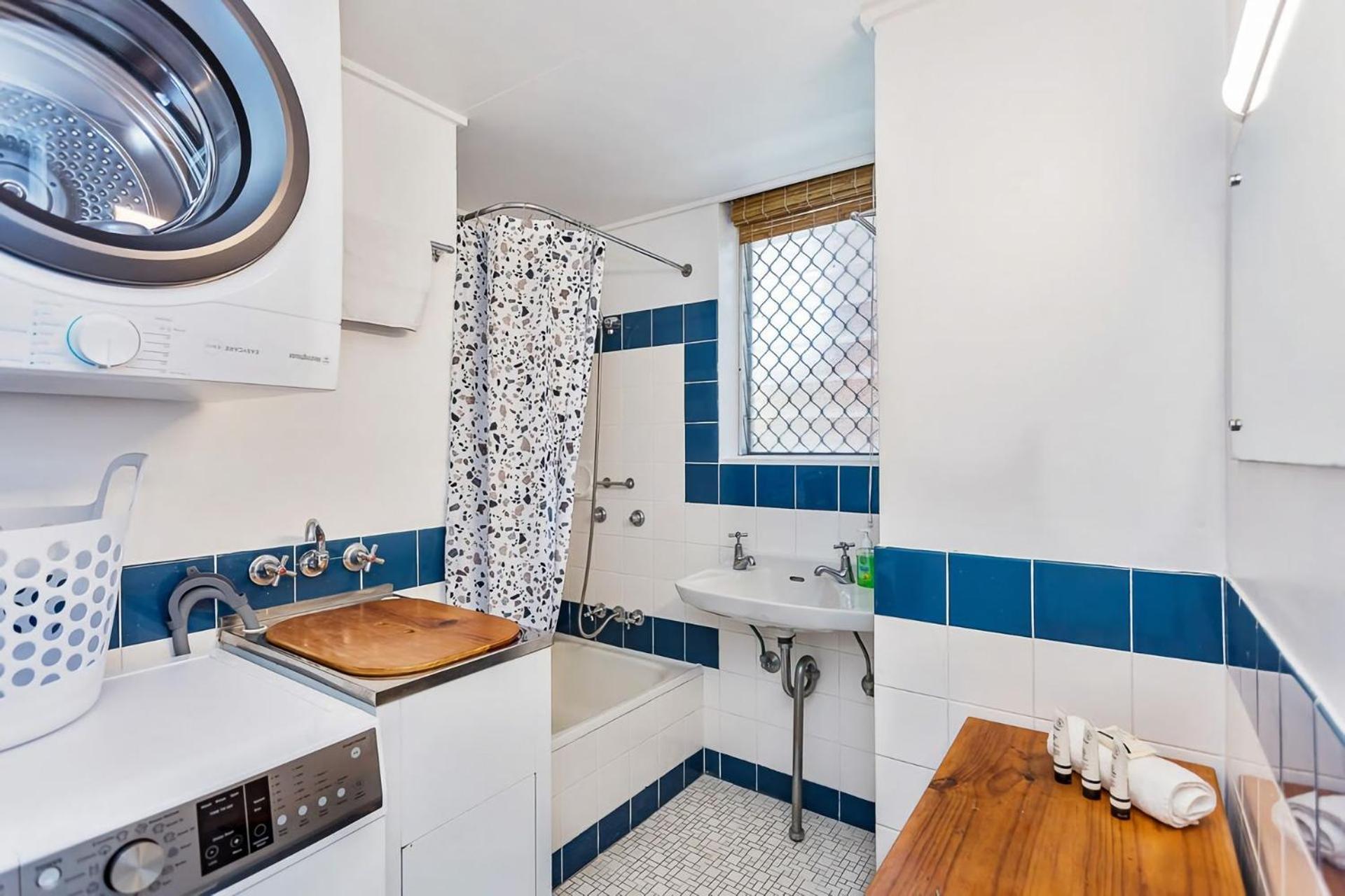 Appartamento Beachside Bliss Your Ideal Coastal Hideaway Gold Coast Esterno foto
