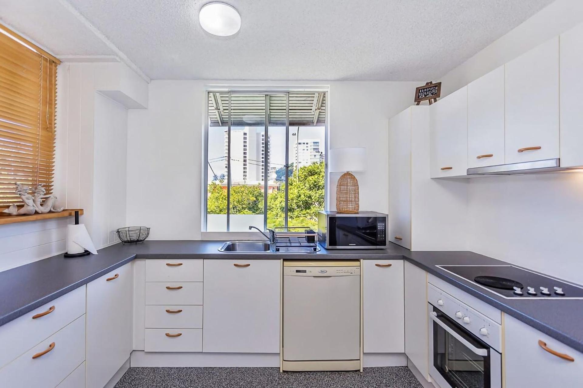 Appartamento Beachside Bliss Your Ideal Coastal Hideaway Gold Coast Esterno foto