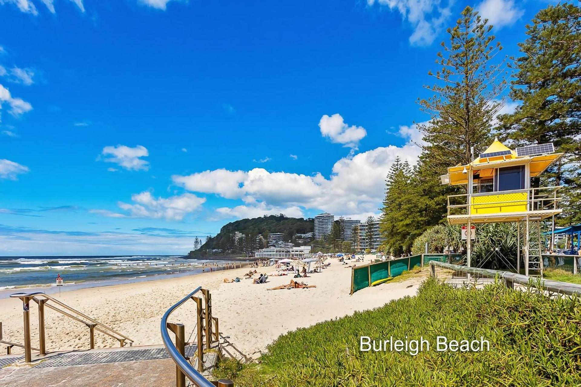 Appartamento Beachside Bliss Your Ideal Coastal Hideaway Gold Coast Esterno foto