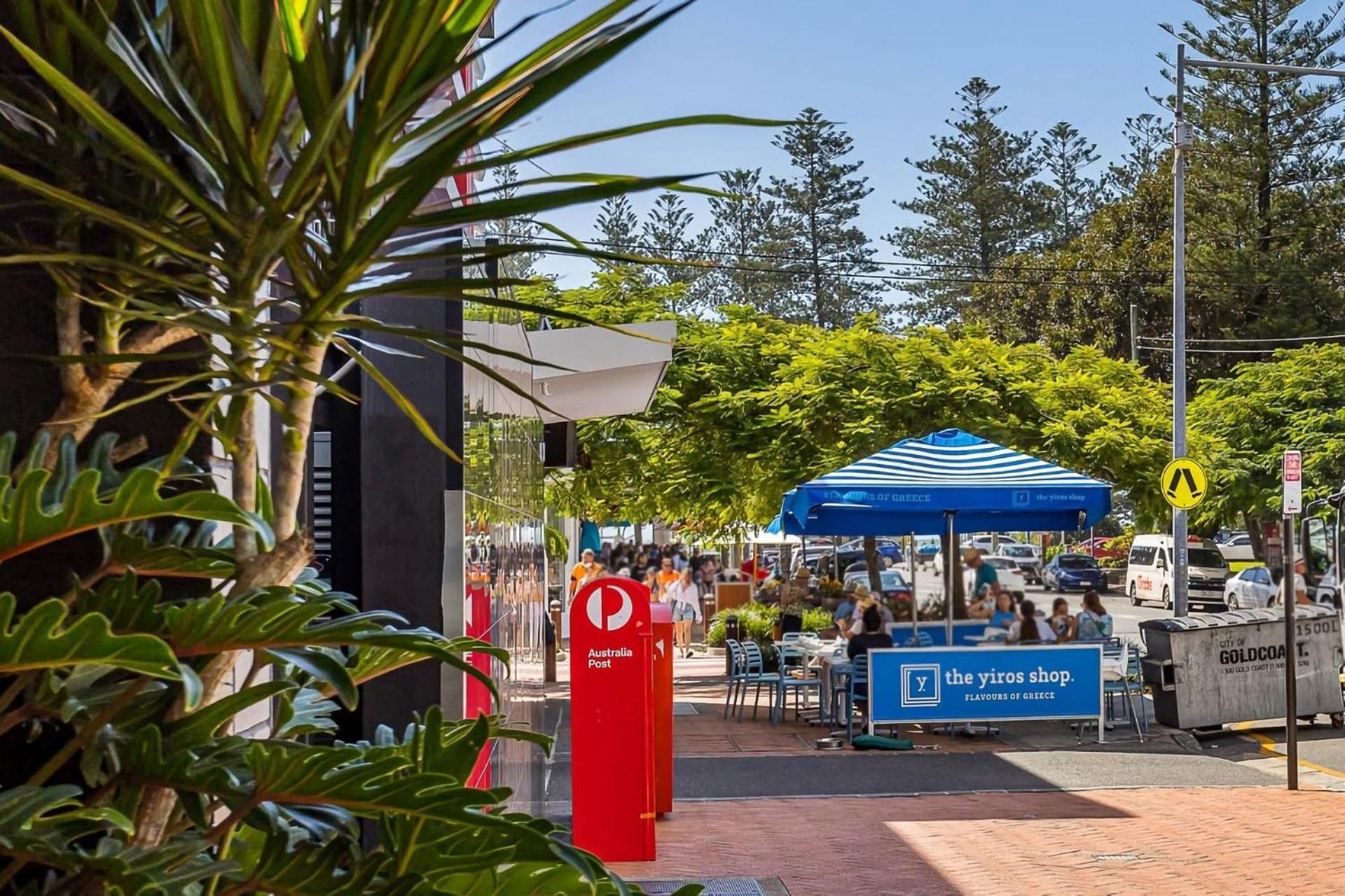 Appartamento Beachside Bliss Your Ideal Coastal Hideaway Gold Coast Esterno foto